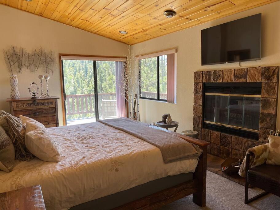 فيلا Luxury Joyful Bear Cabin With View, بيغ بير لاكي، سان بيرناردينو، كاليفورنيا المظهر الخارجي الصورة